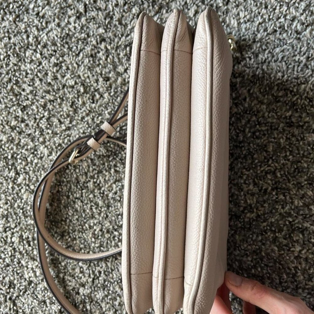 Cream Kate Spade Larchmont Avenue Madelyn Pebble Leather Crossbody Purse - Picture 7 of 8
